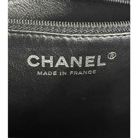 CHANEL Black Fabric Shoulder Bag A-A26217 - Picture 8 of 11